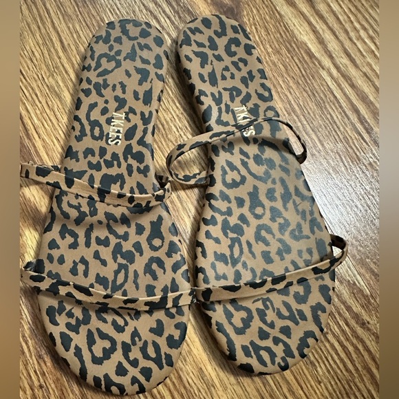 EUC Tkees Leopard Sandals Size 8 - Picture 1 of 8